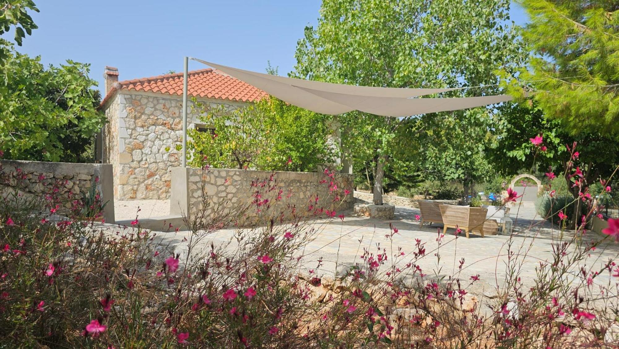 Ploes Luxury Cottages Pesádha Eksteriør billede